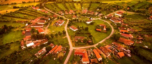 Singurul sat circular din România. Este de o frumusețe unică, dar puțini turiști au auzit de el