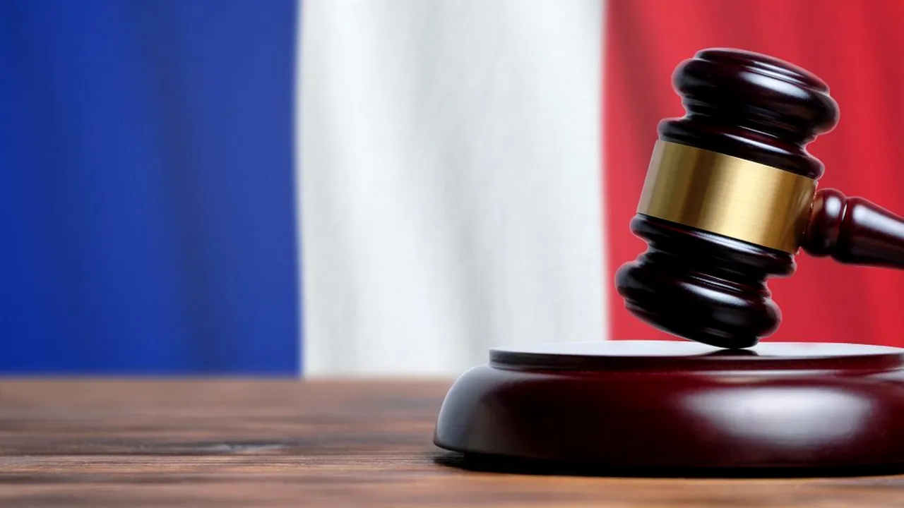 Procesul privind atentatul de la Charlie Hebdo, suspendat după ce mai mulți acuzați au fost diagnosticați cu COVID-19