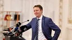 DOCUMENT. Programul de Guvernare. Sigfried Mureșan promite că va crește pensiile, salariile, va oferi burse copiilor săraci și va scădea TVA-ul. Va sprijini mediul de afaceri și va scădea facturile la energie. Dar din tabloul „perfect” lipsește esențialul: cum scade deficitul bugetar și de unde vin miliardele pentru toate promisiunile