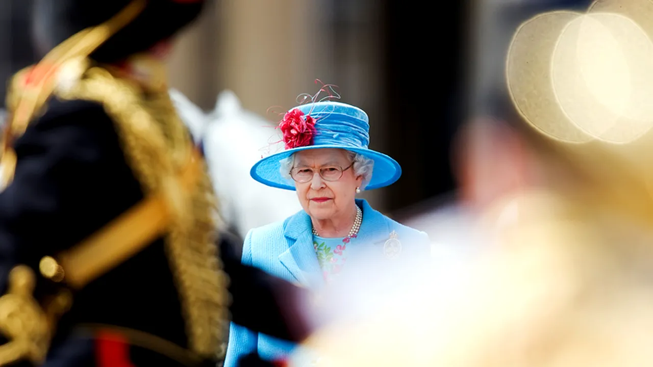 Fanii reginei Elizabeth a II-a vor să îi ofere cu ocazia jubileului de diamant un CADOU DE ZECI DE MILIOANE DE EURO