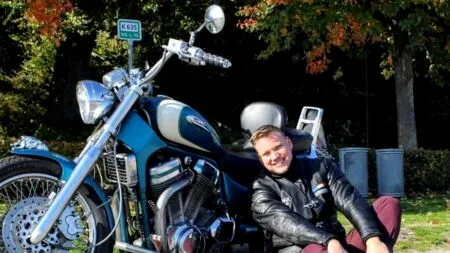 ȘOCANT. După ce a murit pe loc într-un accident, un tânăr motociclist a fost jefuit