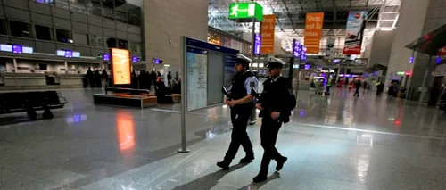Adolescent american suspectat de legături cu medii islamiste, arestat pe aeroportul din Chicago