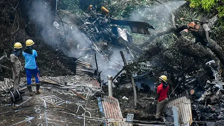 VIDEO | Elicopterul în care călătorea șeful armatei Indiei s-a prăbușit