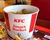 Un clujean a comandat acasă un „bucket” de la KFC, la 68 lei. Ireal ce era în „găleată”, de fapt