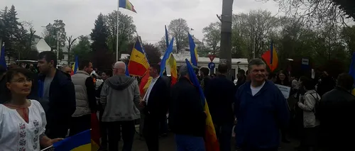 Protest cu cântece legionare la Cotroceni  împotriva construirii unei moschei în Capitală