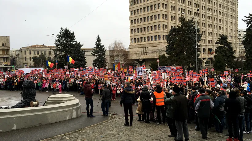 700 de oameni, în stradă la Ploiești pentru familia Bodnariu