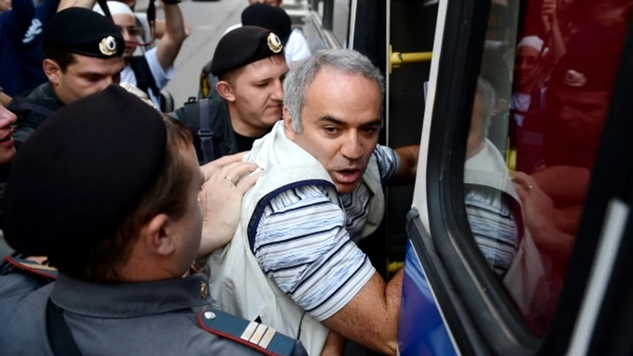 Garry Kasparov crede că meritul în eliberarea lui Hodorkovski îi revine în primul rând lui Merkel