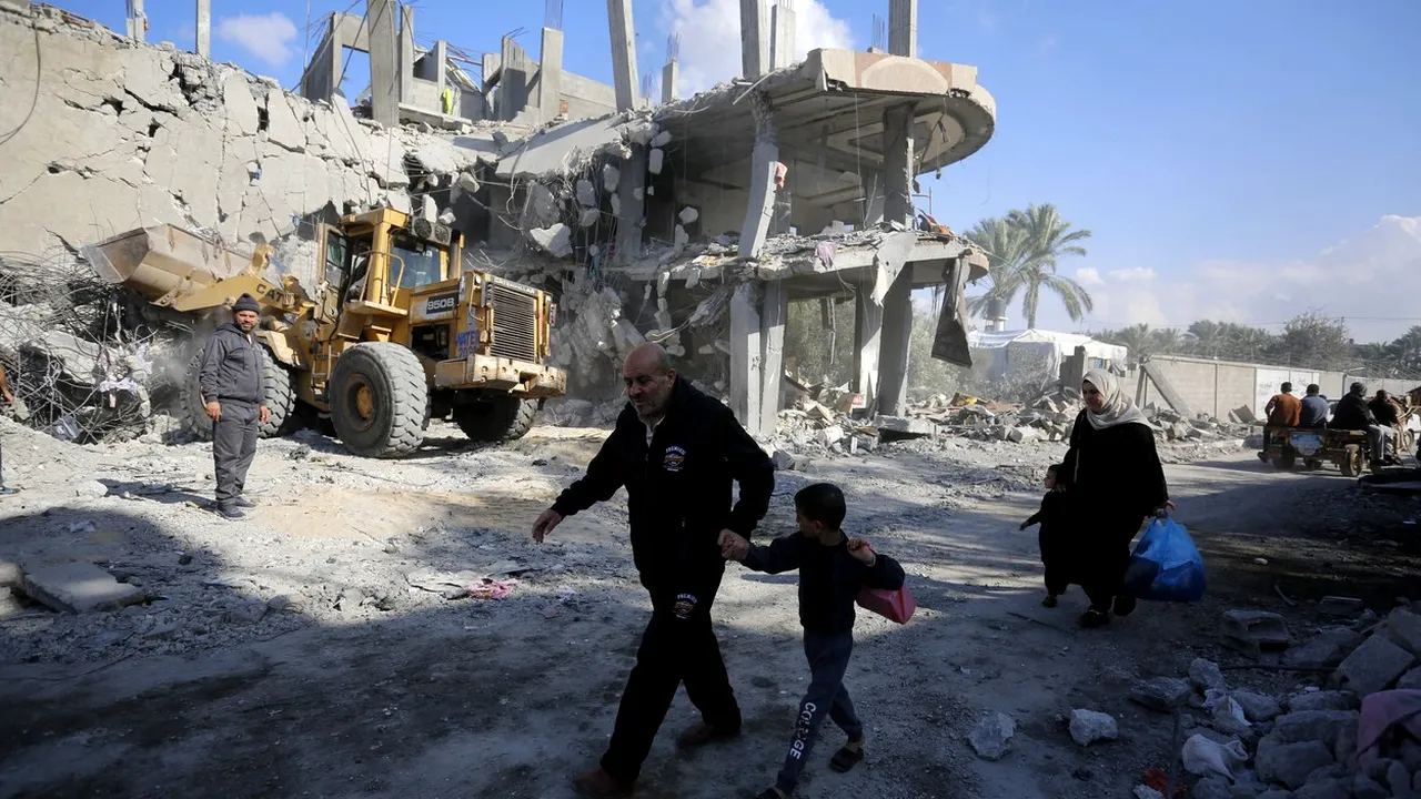 Armata israeliană avansează în Fâșia Gaza /Casa Albă se opune menținerii ocupației, iar Grupul G7 cere negocieri pentru soluția a două state