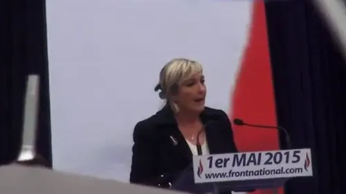 Marine Le Pen va depune plângere împotriva Femen. Cum au stricat militantele defilarea de 1 Mai a Frontului Național Francez