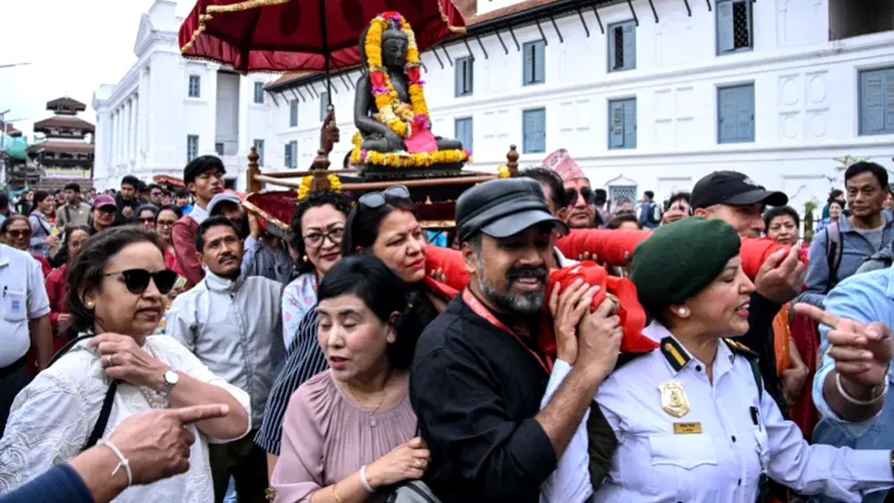 Nepal celebrează returnarea unei statui Buddha veche de 700 de ani din New York