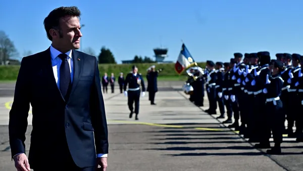 Emmanuel Macron anunță crearea a două noi unități de avioane Rafale pentru a consolida planul disuasiunii NUCLEARE