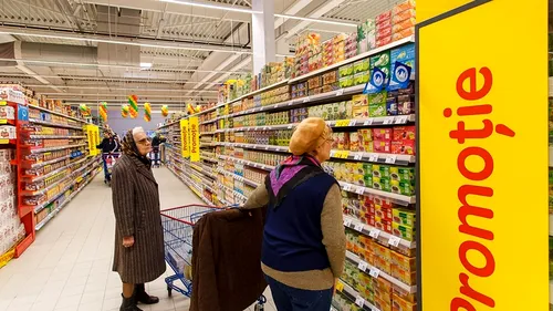 Avertismentul unui celebru analist economic: „Pentru mulţi dintre români, vizita la hipermarket va fi ca la muzeu“