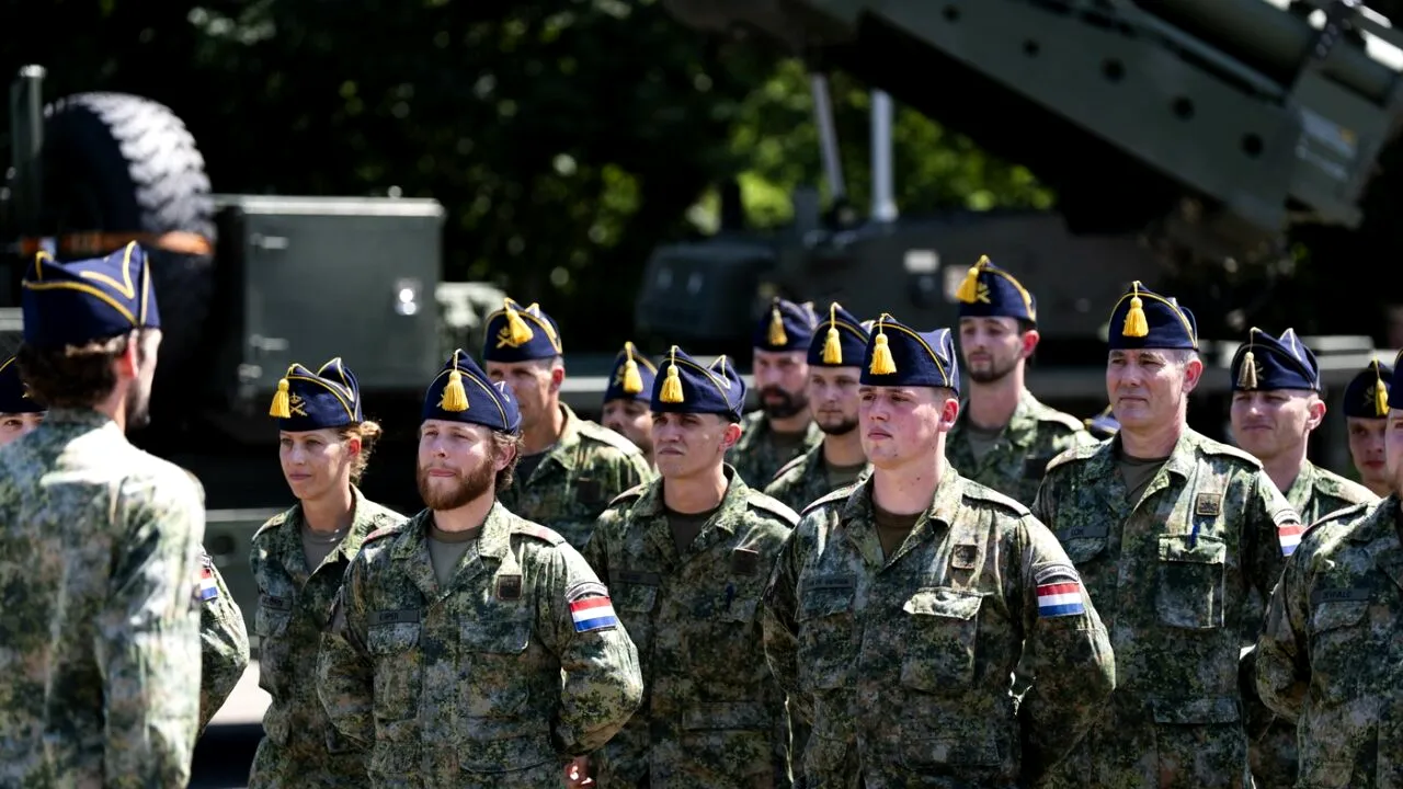 Olanda anunță planul de majorare a bugetului pentru APĂRARE la 27 de miliarde de euro anul viitor