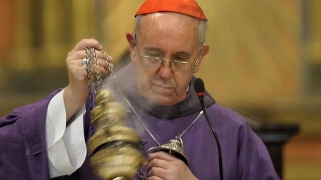 Papa Francisc a dublat numărul de 