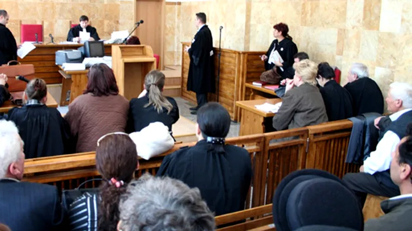 Un copil de 14 ani a fost condamnat de judecătorii din Vânju Mare după ce a omorât, în joacă, un guguștiuc. A fost la un pas să ajungă într-un centru de reeducare