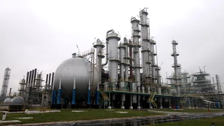 Ponta: Vânzarea Oltchim nu se încheie mai repede de două-trei luni. Cine crede premierul că ține PRIVATIZAREA în loc