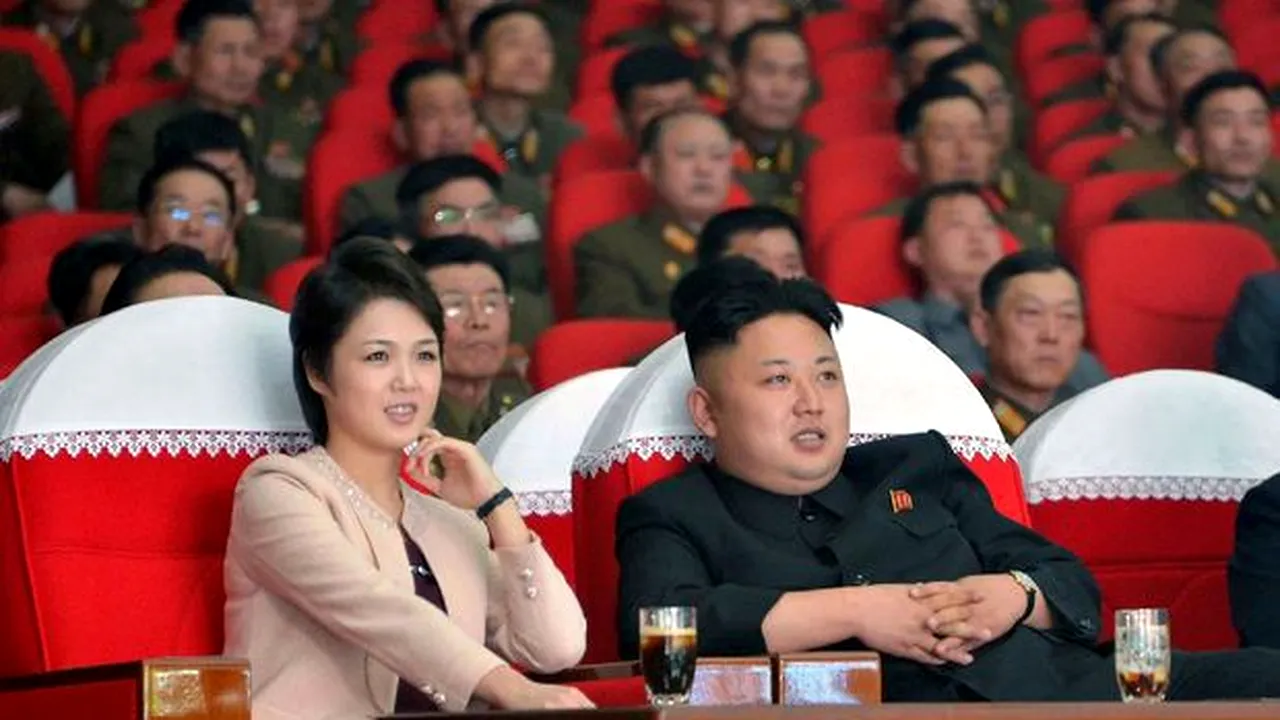 Viața misterioasă a soției dictatorului nord-coreean Kim Jong-Un. Cine este Ri Sol-ju, femeia care  stă în spatele unuia dintre cei mai controversați lideri ai lumii
