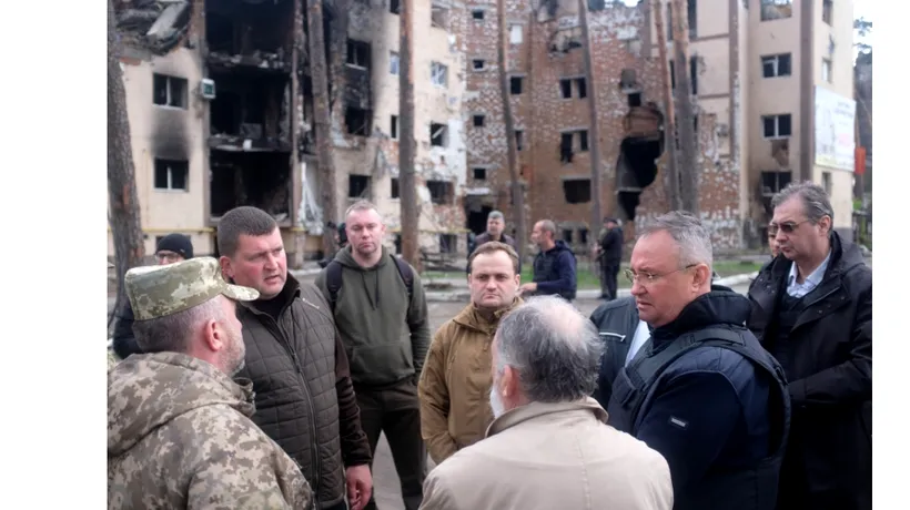 Ciucă, despre ce a văzut în Ucraina: „Imaginile sunt cât se poate de relevante / Este absolut devastator, stând în faţa  acestor clădiri distruse, văzând şcolile, spitalele distruse”