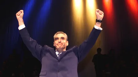 Petre Roman ar putea redeveni deputat. Câți bani ar trebui să primească din indemnizațiile restante


