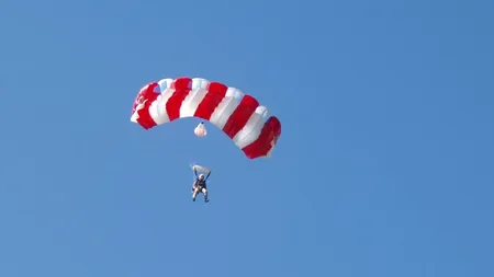 Gafă în cazul accidentului de la Clinceni. Surse din Poliție l-au declarat mort pe instructorul de parașutism, Spitalul Floreasca infirmă informația