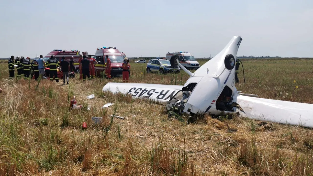 Un avion de mici dimensiuni s-a prăbușit lângă București