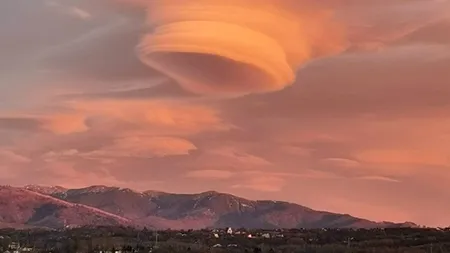 Un obiect MISTERIOS a fost filmat de armata ucraineană: „Ce e asta? Un OZN, cu siguranță!”