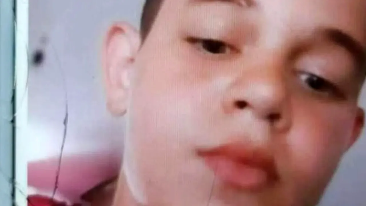 Samuel, un băiat de 11 ani, a DISPĂRUT de acasă. Poliția din Botoșani a început o operațiune extinsă de căutare