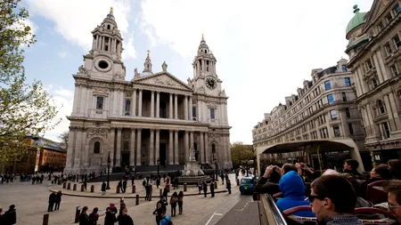 BBC: Numărul românilor și bulgarilor care vor veni anual în Marea Britanie, după anularea restricțiilor