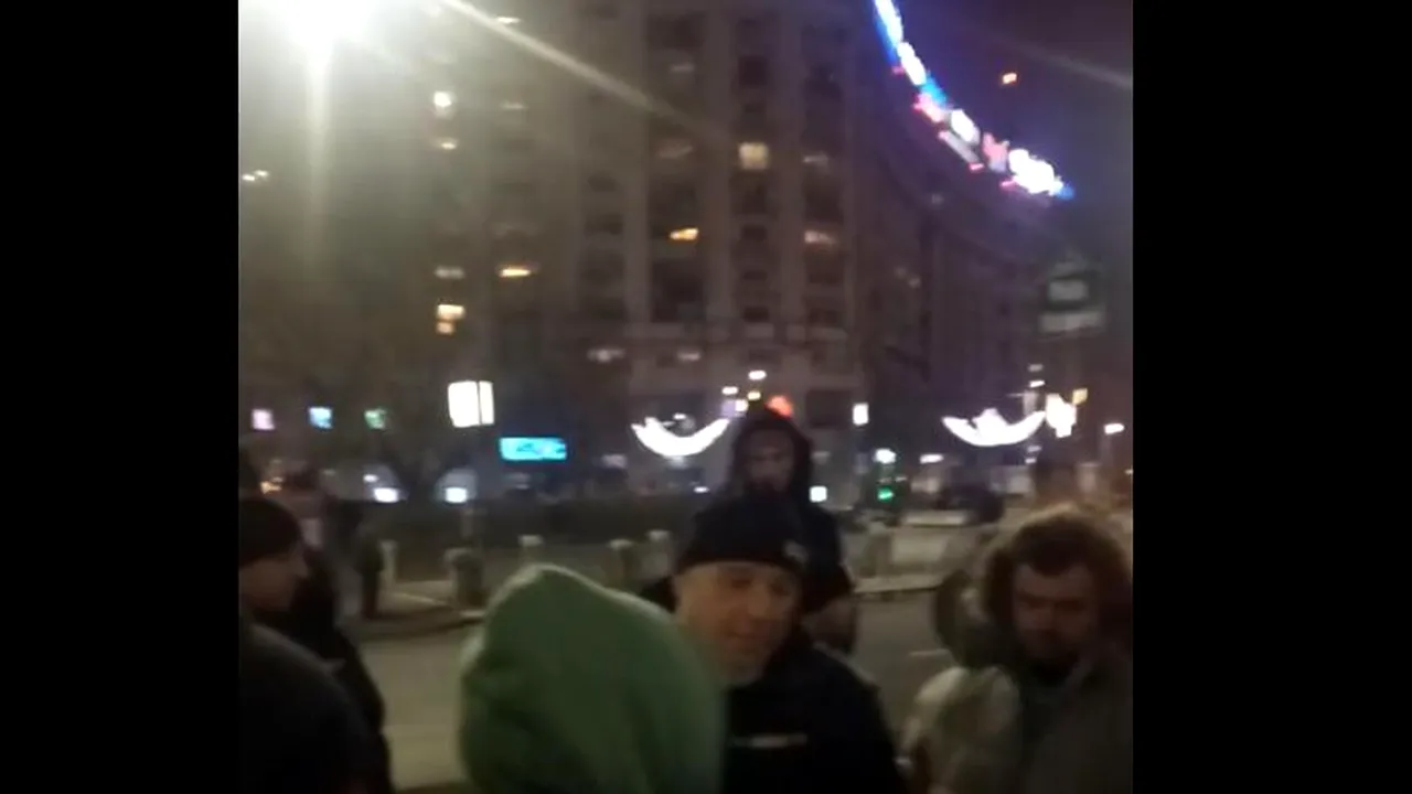 Afară cu Uber-ul din țară! Taximetriștii, AMENDAȚI de poliție, după ce au blocat traficul. Un șofer care lucra în regim de car-sharing, PRINS în mulțime