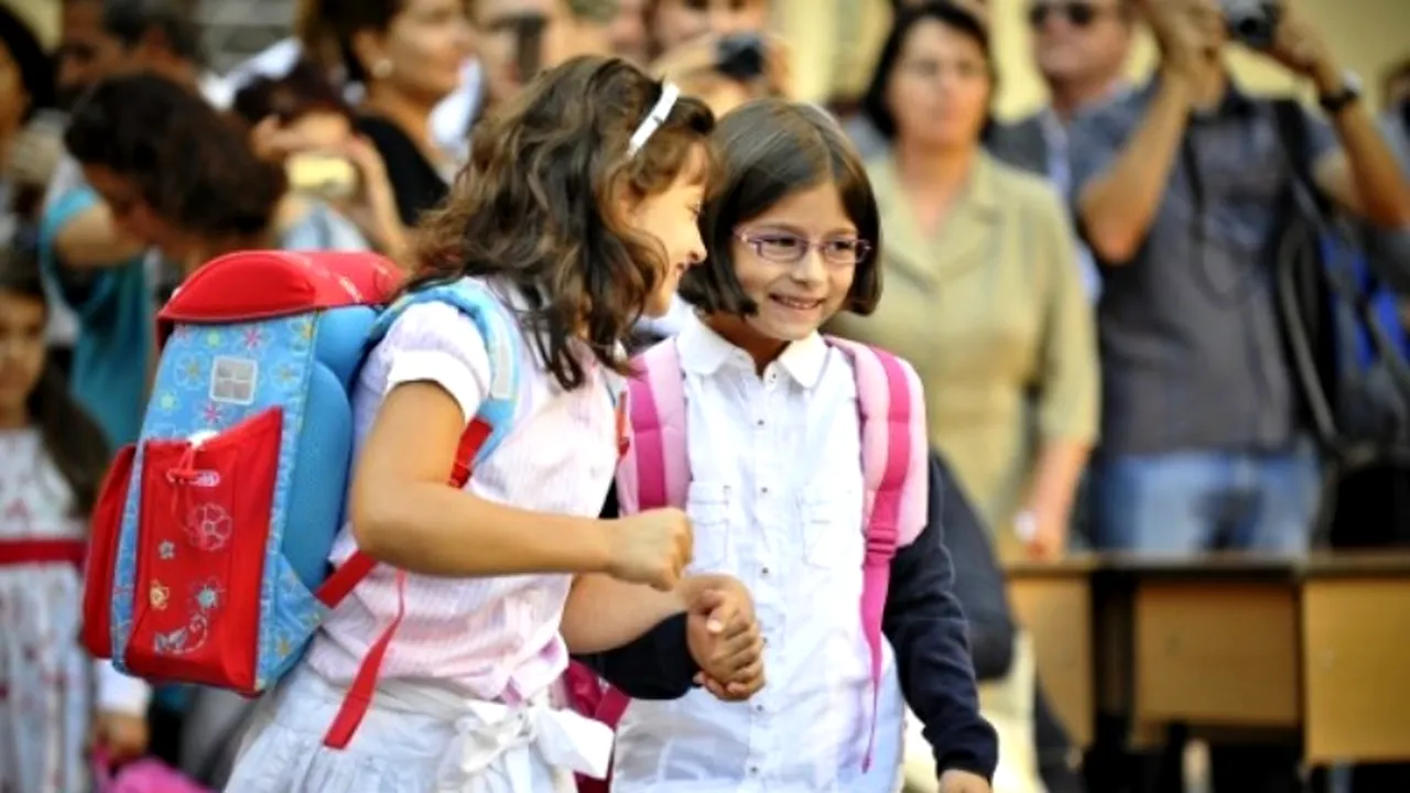 AN ȘCOLAR 2013-2014. Câte zile libere vor avea elevii. Ce structură va avea anul școlar 2013-2014