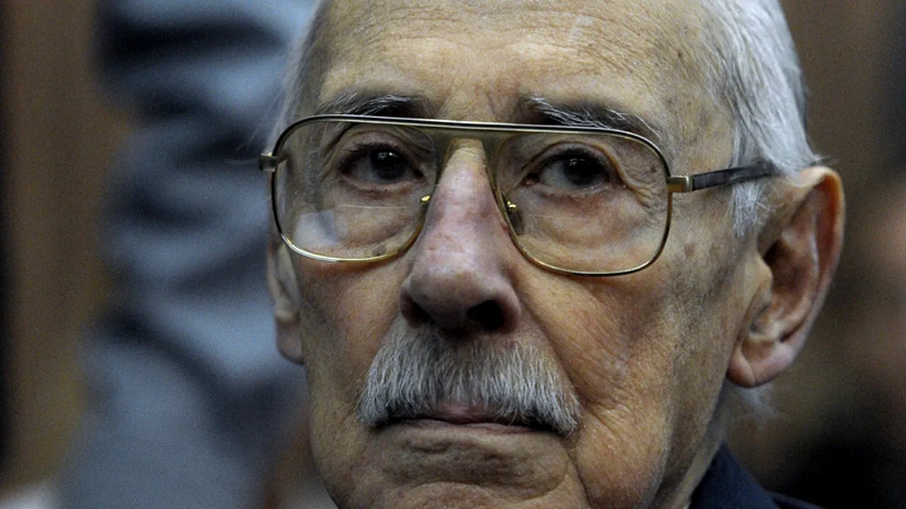 Fostul dictator argentinian Jorge Videla a fost condamnat la 50 de ani de închisoare pentru răpirea copiilor opozanților în timpul dictaturii sale