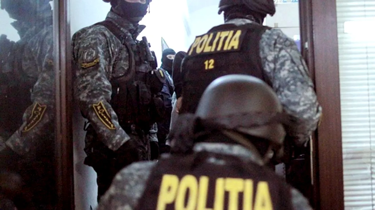 Noi informații din dosarul interlopilor acuzați că ar fi amenințat și jefuit mai mulți cântăreți de manele