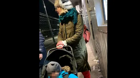 FOTO | Un ucrainean s-a dat drept soția sa, pentru a intra ilegal în România. Ca să fie credibil, pe lângă deghizarea în femeie, a luat și copilul familiei cu el
