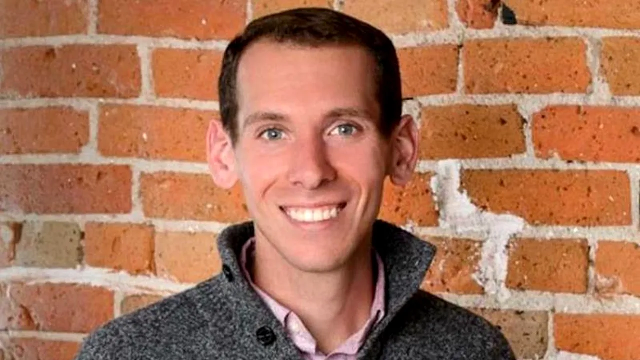 A terminat o facultate și s-a angajat, dar a renunțat pentru o pasiune care acum îi aduce 10.000 de dolari pe lună