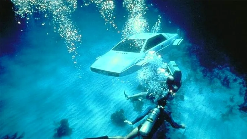 Automobilul-submarin dintr-un film cu James Bond, vândut cu peste 860.000 de dolari
