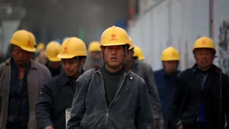 Salarii mai mici, probleme mai mari. Angajatorii români se plâng de PERFORMANȚA muncitorilor asiatici