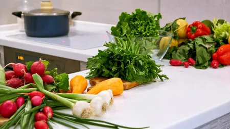 Planta bogată în antioxidanți și care are proprietăți antibacteriene. Este utilizată des în bucătărie