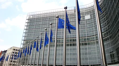 Financial Times: Comisia Europeană ia zeci de miliarde de euro de la țările central și est-europene ca să ajute Spania, Italia și Grecia
