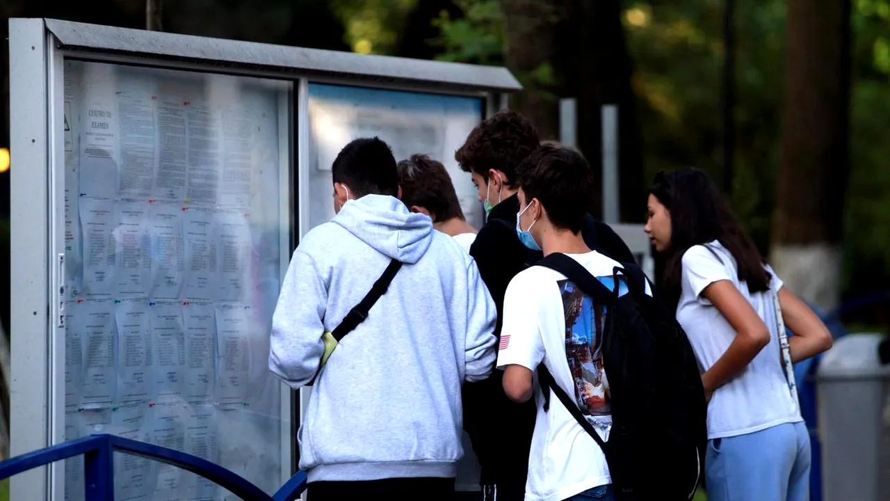 Elev prins cu telefonul la Evaluarea Națională 2021, după ce a primit un mesaj Ro-Alert