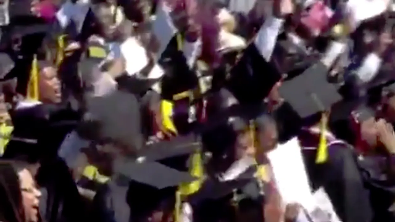 Gest impresionant. Marea surpriză pe care un miliardar a făcut-o absolvenților unei universități