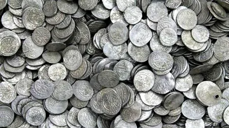 Ce recompensă a primit angajatul primăriei din Suceva care a găsit cel mai mare tezaur de monede geto-dacice din România
