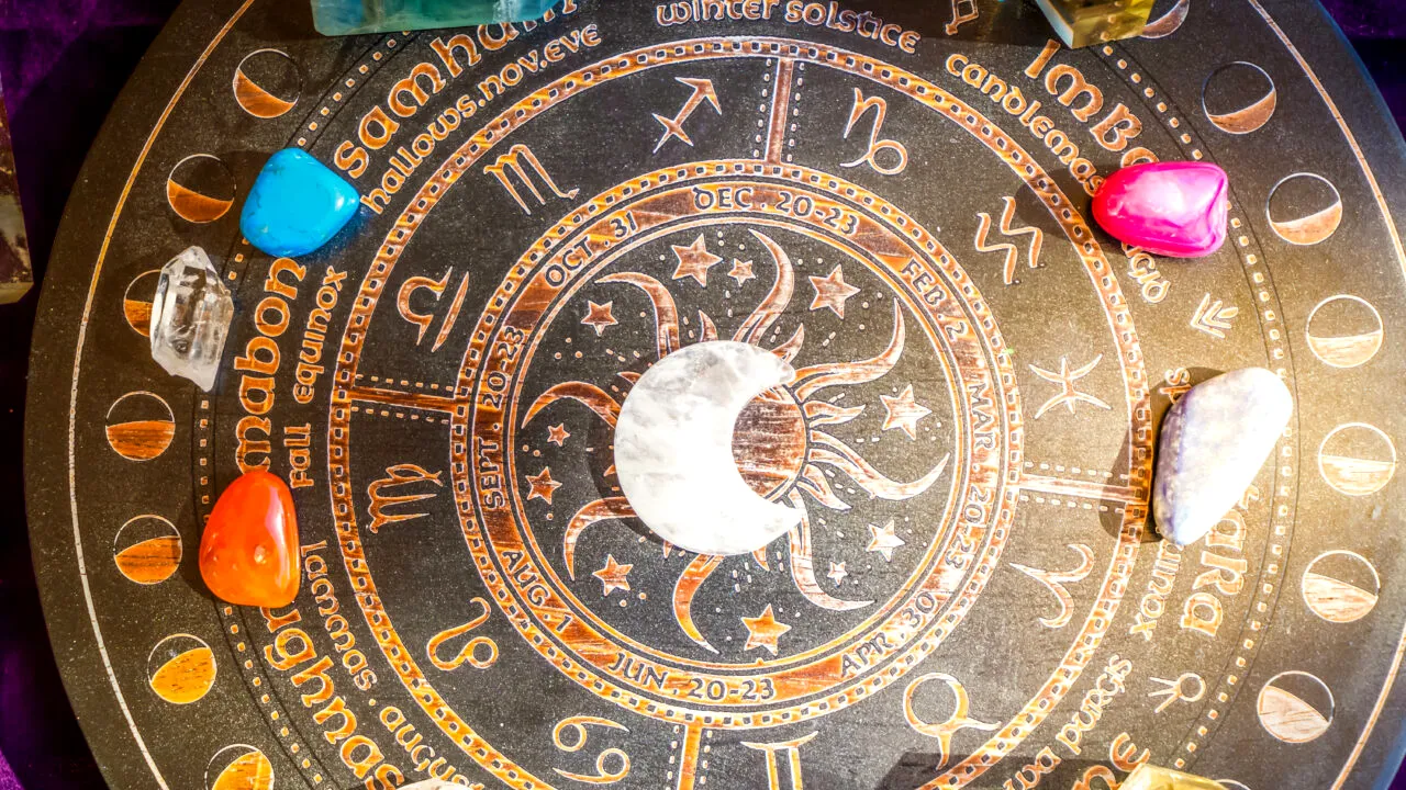 Cele patru zodii care se vor umple de bani în FEBRUARIE. Vin zile bune pentru ele