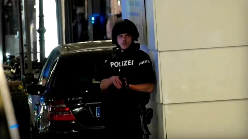 Atac armat la Viena. Unul dintre autori, căutat activ de poliție / Nehammer: „Îndemn cetățenii să rămână în case”