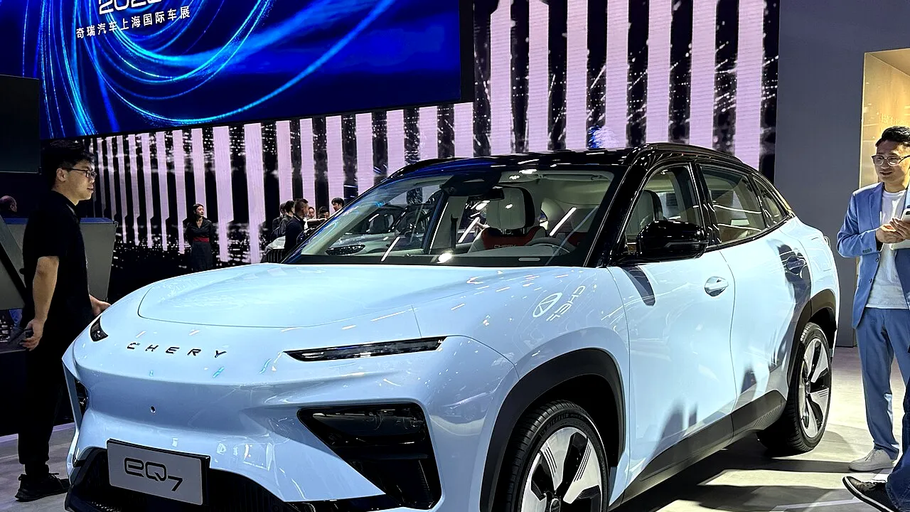 China atacă piața mașinilor electrice. Cât costă SUV-ul care trebuie să ia fața Daciei Duster