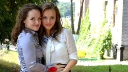 FOTO: Care este relația dintre cele două femei