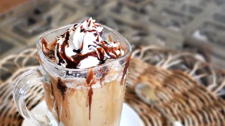 Record mondial: cel mai mare frappucino din lume 