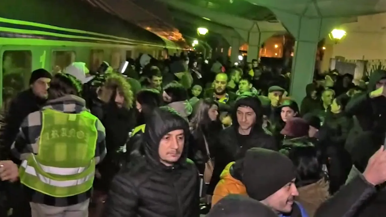 VIDEO | „Trenul speranței”. Aproape 1.600 de refugiați din Ucraina au ajuns joi noapte în Gara de Nord