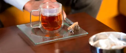 Nu mai arunca plicurile de ceai uzate! Iată ce poți face cu pliculețele de ceai după ce le-ai folosit