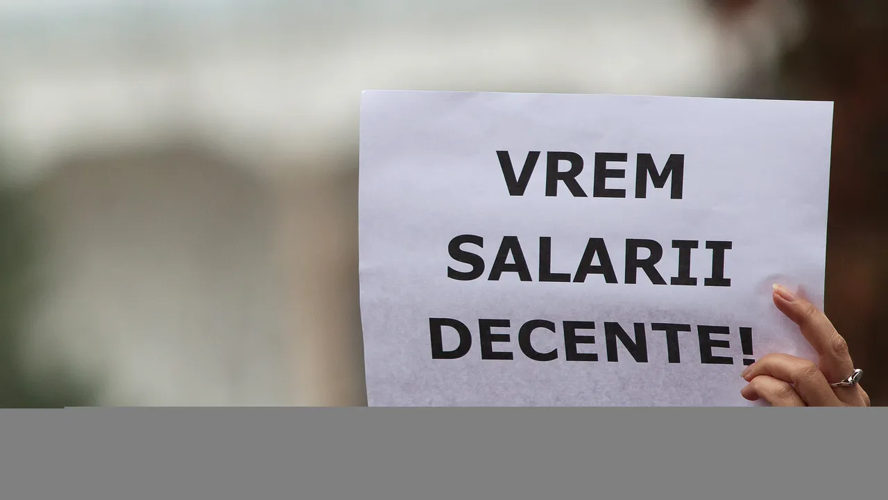 NE ÎMPRUMUTĂM ca să facem față CHELTUIELILOR CURENTE. Trei din cinci gospodării au nevoie de cel puțin 2.000 de lei pentru a trece luna 