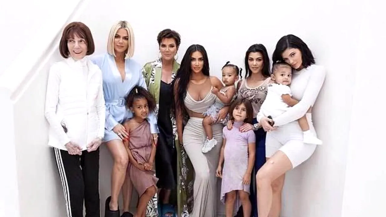 Prima fotografie cu cel de-al patrulea copil al cuplului Kardashian-West. Ce nume are - FOTO